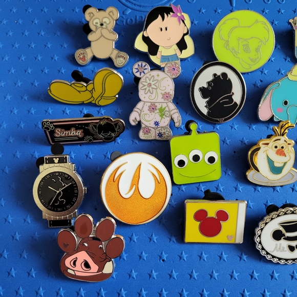DISNEY TRADING PINS STARTER LOT - 25 Pins, No duplicates - Picture 2 of 4